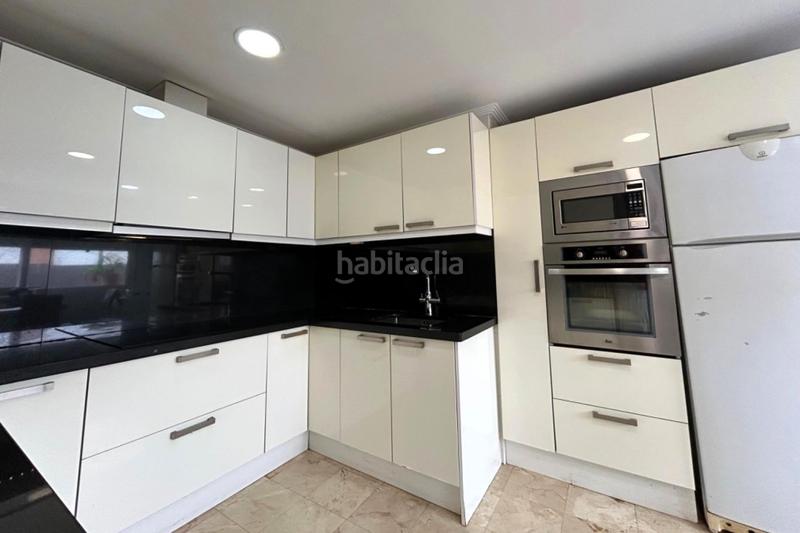 Foto a90bf5f7-359e-4a4d-9ffc-68c4ee4d1a96. Casa adossada a calle severo ochoa 73 a Zona los Frutales Torrevieja