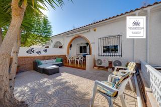 Casa adossada  Calle marcelina 86. Acogedora casa adosada de una planta 62 m  2 dormitorios con amp