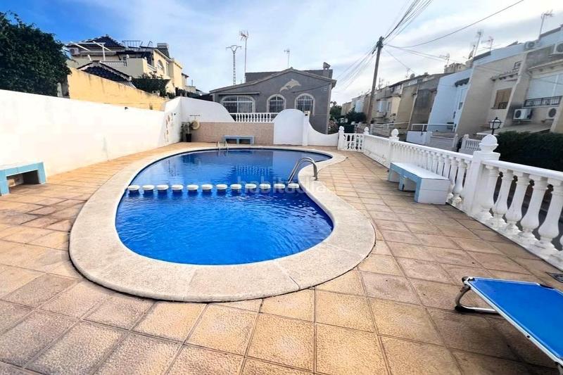 Foto 0c9eda1f-ed9c-4735-869e-04d32d081584. Casa a schiera in calle salvador dali 100 in Los Balcones-Los Altos Torrevieja