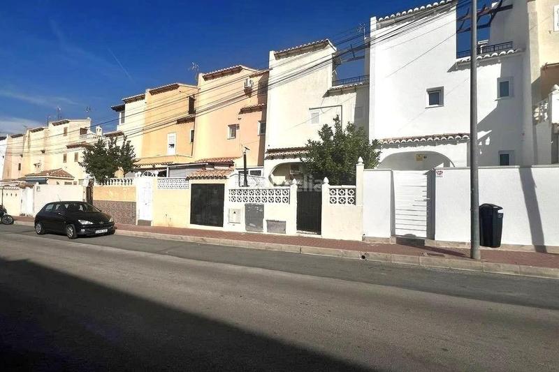 Foto 24e9a26e-8649-499e-be56-2ab51e5dbfe7. Casa a schiera in calle salvador dali 100 in Los Balcones-Los Altos Torrevieja
