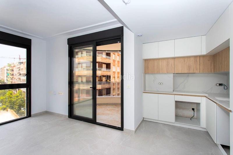 Foto 0e972363-d3bd-45f3-9445-827989d673e7. Apartament a calle radio murcia 14 a Las Piscinas Naturales Torrevieja
