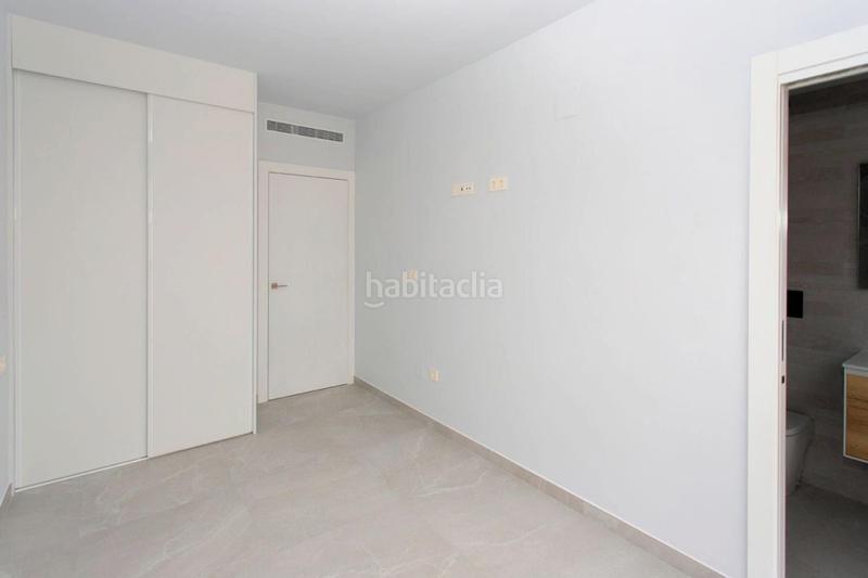 Foto e265ded7-a176-4ad9-bfe5-e82097bb08af. Apartament a calle radio murcia 14 a Las Piscinas Naturales Torrevieja