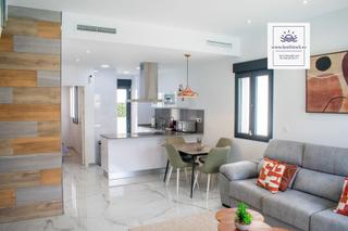 Chalet  Calle abubillas 1. Villa de nueva construcción en dos plantas construida en 2025  1