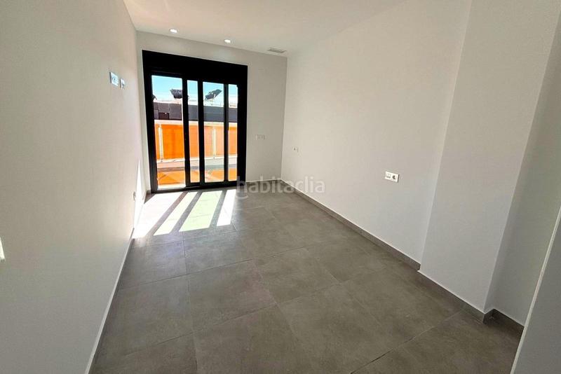 Foto 59fd0db9-b306-485a-aa1e-caaa2eb58b7d. Piccolo appartamento in calle ramon gallud 139 in Torrevieja