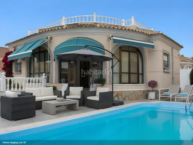 Foto 1e677154-a9dc-4033-b17a-74cad57fab46. Chalet with parking pool in Zona Carrefour - Urbanizaciones Torrevieja