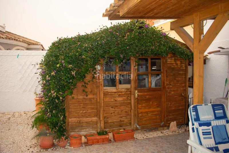 Foto a435156e-9862-4ded-a0e9-b5f5c17bc3d4. Chalet with parking pool in Zona Carrefour - Urbanizaciones Torrevieja