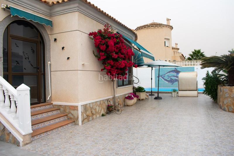 Foto baf70749-08aa-4f27-963c-7fd828edba73. Chalet with parking pool in Zona Carrefour - Urbanizaciones Torrevieja