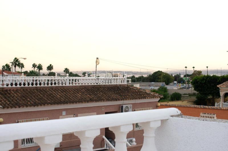 Foto f39fa566-942a-4310-9264-607b65ca09a2. Chalet with parking pool in Zona Carrefour - Urbanizaciones Torrevieja