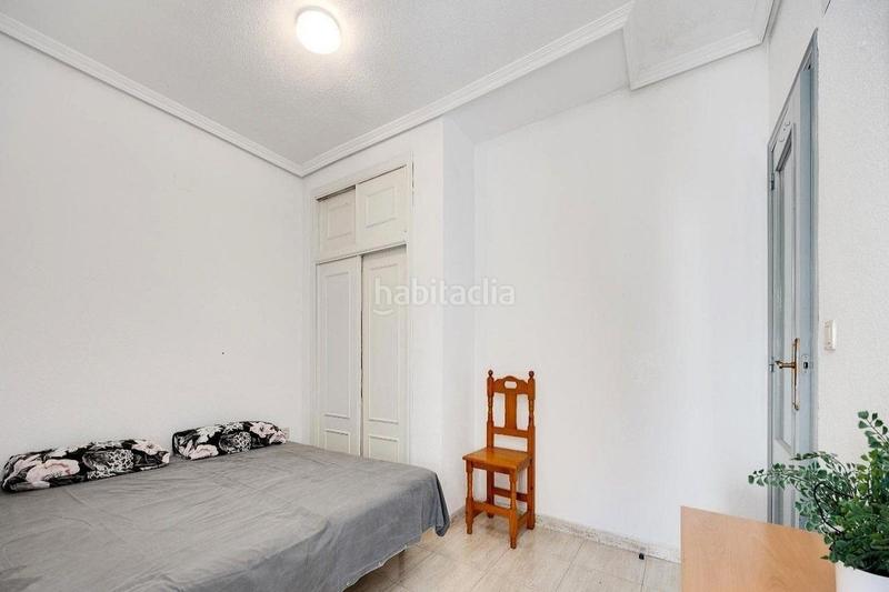 Foto ac5aa31b-992e-4f44-8ebc-410fb33bfbfd. Apartament a calle ramon gallud 182 a Zona Playa del Cura Torrevieja