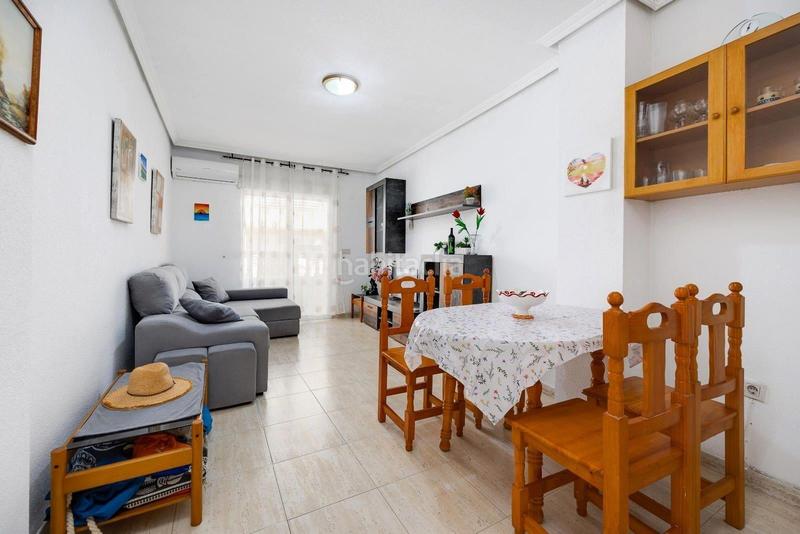 Foto c64ef1cb-f26f-4373-8325-b9a6a9de5077. Apartament a calle ramon gallud 182 a Zona Playa del Cura Torrevieja