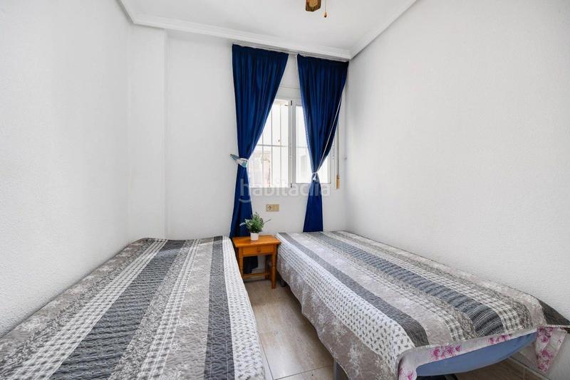 Foto d255347a-1caf-4f7c-b1f2-64504de5c618. Apartament a calle ramon gallud 182 a Zona Playa del Cura Torrevieja