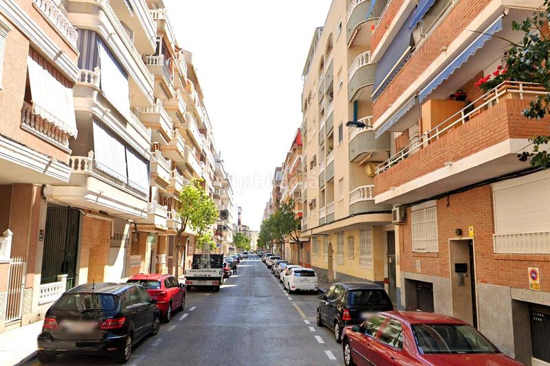 Foto d609ee11-f51c-4fdf-97b5-37450d01b895. Apartament a calle ramon gallud 182 a Zona Playa del Cura Torrevieja