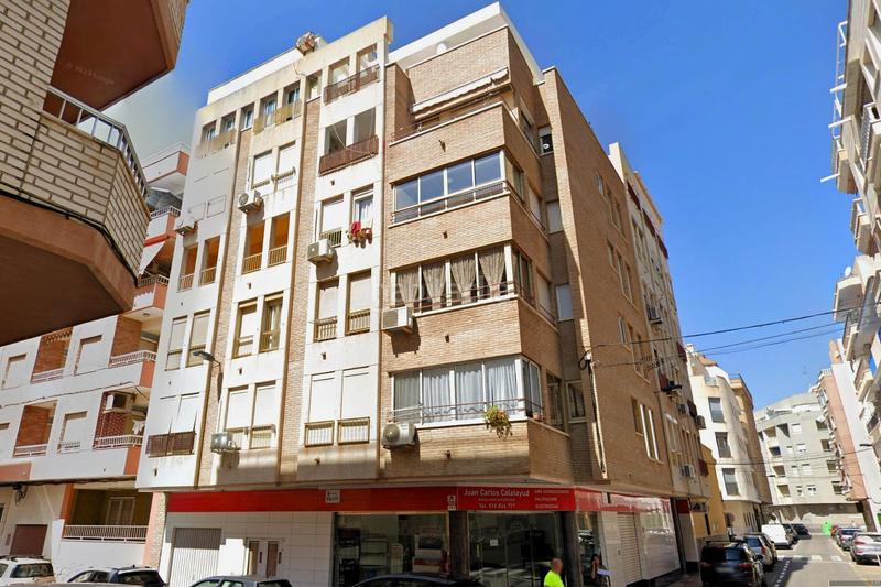 Foto 256b79c8-78a2-4245-9ffb-dc927776a6a6. Apartment in calle pedro lorca 150 in Zona Playa del Cura Torrevieja