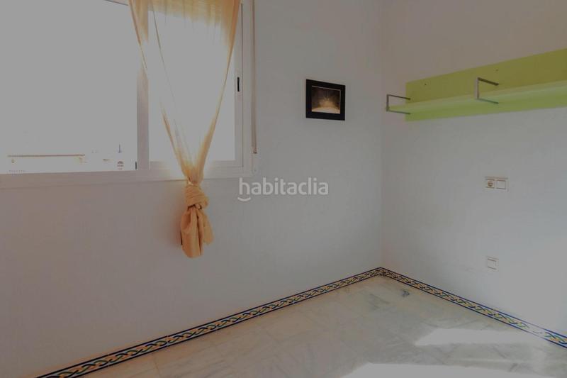 Foto c1e93ad6-7177-48d9-bef3-8caba6c3895a. Appartement dans avenida roentgen 7 dans Zona Playa de los Locos Torrevieja