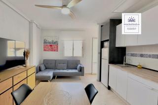 Apartament a Calle clemente gosalvez 74. Acogedor apartamento céntrico y renovado 58 m2  3. planta con 2