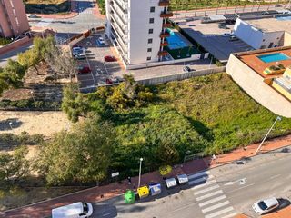 Terreno residenziale in Calle maestro alfonso marín 9. Parcela central de 996 m2, con posibilidad de construir hasta 10