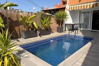 Casa adosada  Calle c. guadiana 18. Casa adosada reformada aprox. 80 m2 con terraza y piscina privad