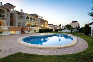 Piano terra  Calle c. cibeles 16. Maravilloso apartamento dúplex aprox. 117 m2  planta baja con gr