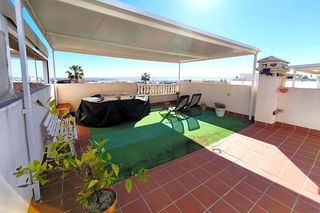 Àtic  Calle c. cecilio gallego alaminos 176. Acogedor ático aprox. 58 m2  1.ª planta con gran terraza en la a