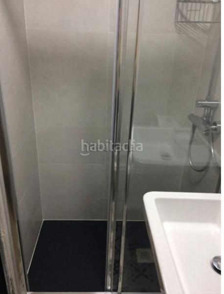 Foto beae837b-c8bc-44ce-926f-a5d1be374f98. Piso ideal para vivir y estupendo para inversión. en Madrid