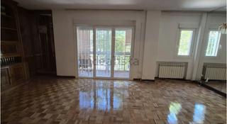 Alquiler Piso  Calle de vital aza. Ponemos en alquiler, vivienda amplia y muy luminosa