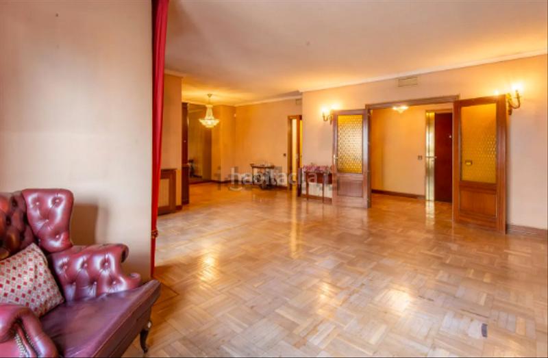 Foto 6076fae0-49e3-4f7c-b3a7-0e2c080b17f0. Piso  exterior muy luminoso de cuatro habitaciones en Madrid