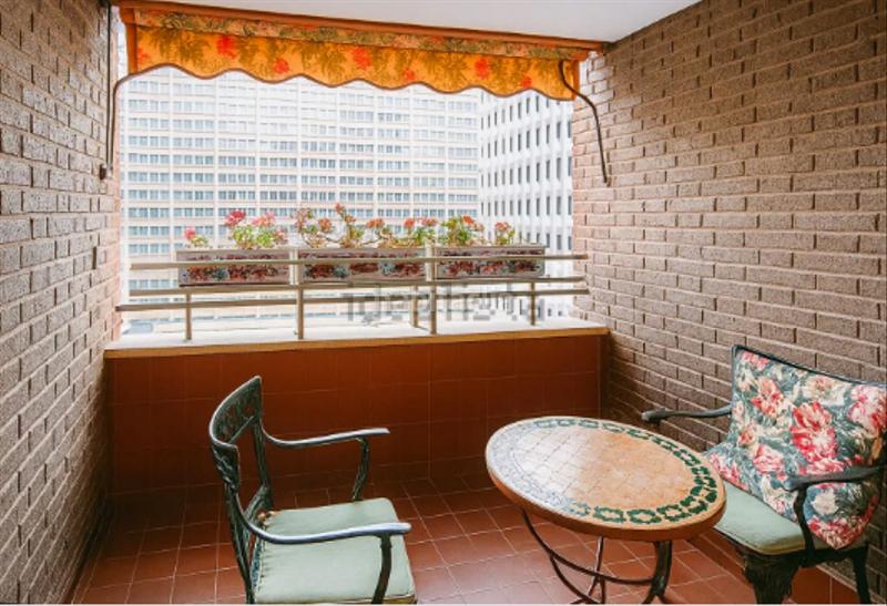 Foto 82db8212-6bfe-456c-9675-bad8c3e906b5. Piso  exterior muy luminoso de cuatro habitaciones en Madrid