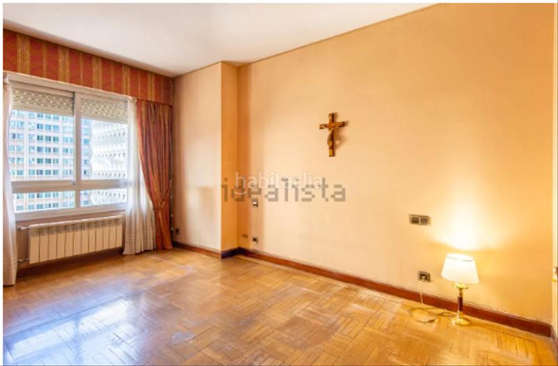 Foto 9744ff71-f6f9-4287-b89f-0b5597e11a44. Piso  exterior muy luminoso de cuatro habitaciones en Madrid