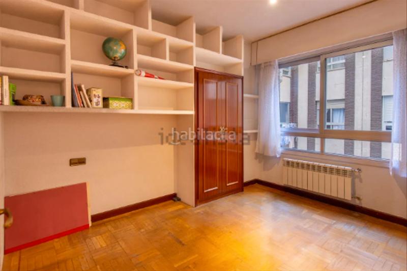 Foto a8a90255-059f-4883-8134-4c75e50671a8. Piso  exterior muy luminoso de cuatro habitaciones en Madrid