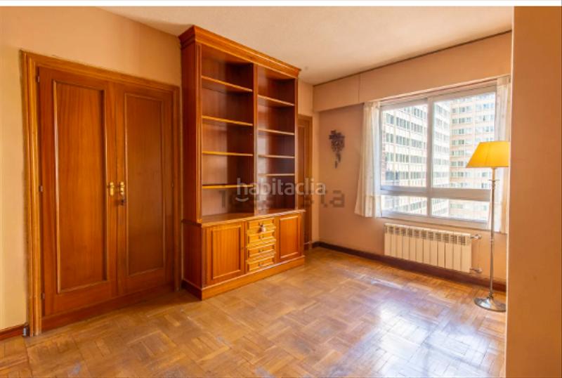 Foto ddece5eb-26a8-4bca-a4eb-20b1ea36995d. Piso  exterior muy luminoso de cuatro habitaciones en Madrid