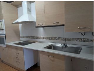 Appartement  Paseo de las acacias 13. Excelente ubicación en pleno centro de navaluenga
