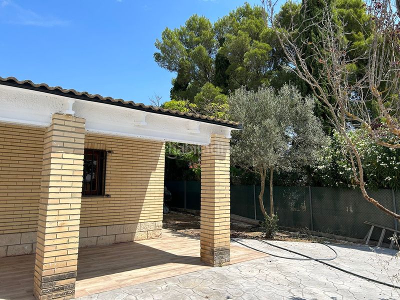 Foto def83c7c-3e84-4d09-89df-6c577c00f59f. Xalet amb xemeneia calefacció aparcament piscina a Fuentes de Ebro