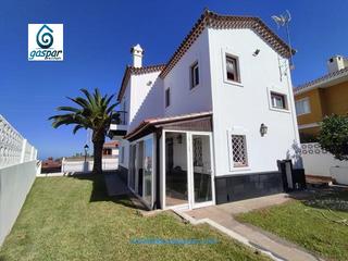 Lloguer Xalet  Calle médico ernesto castro. Chalet independiente con jardín