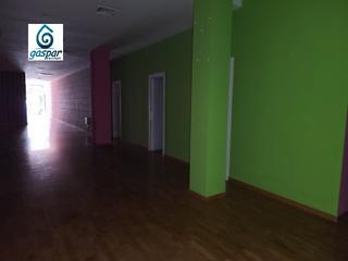 Local Comercial en Calle Teobaldo Power 20