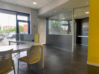 Local Comercial  Reus - avinguda president macià. Local de 95m construidos situado en una avenida de mucha visibil