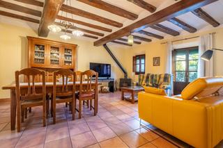 Casa  Ametlla de mar l - carrer andreu llambrich. Al atravesar la puerta de entrada, inmediatamente te envuelve la