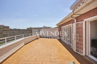 Àtic  Barcelona - carrer d olesa. Ático con amplias terrazas y vistas despejadas en la calle d ole