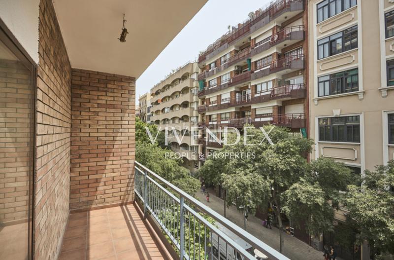 Foto 1c239eda-17e3-423d-9621-7582e6bd9635. Piso 160 m2 totalmente exteriores en pleno eixample en Barcelona