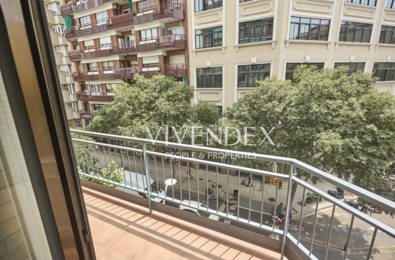 Foto 9ee1093b-9a5b-48fb-af34-34309c8b63a7. Piso 160 m2 totalmente exteriores en pleno eixample en Barcelona