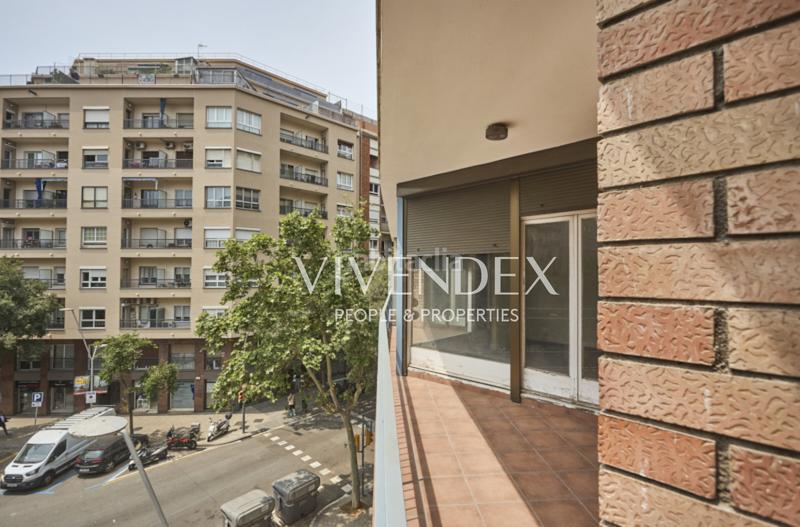 Foto b56065e6-4f34-44ca-bdc1-651cff2003cc. Piso 160 m2 totalmente exteriores en pleno eixample en Barcelona