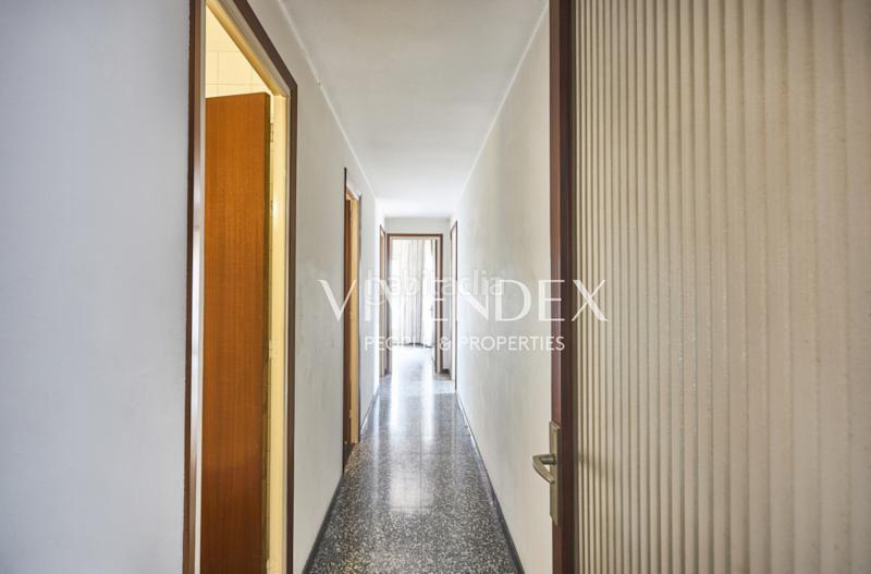 Foto f33f96f5-6bd3-47d0-a86a-0dbd4d10d4cf. Piso 160 m2 totalmente exteriores en pleno eixample en Barcelona