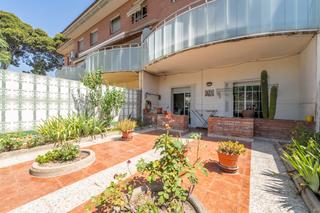 Maison  Reus - calle miami. Vivienda amplia y luminosa en tres plantas con terraza y buhardi