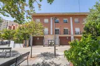 House  Reus - calle miami. Vivienda amplia y luminosa en tres plantas con terraza y buhardi