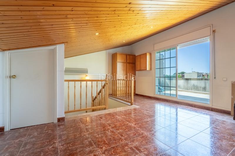Foto 1b415153-f567-4a1b-be84-6028d351fa04. Casa vivienda amplia y luminosa en tres plantas con terraza y buhardilla en Reus