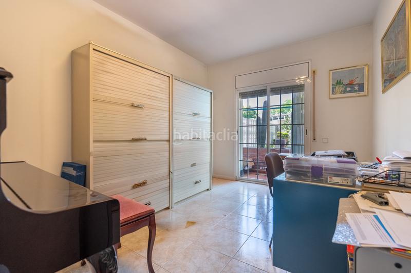 Foto f3d11716-135d-4c62-aac2-a4957384c3a0. Casa vivienda amplia y luminosa en tres plantas con terraza y buhardilla en Reus