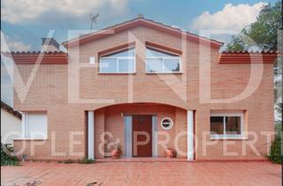 Haus  Corbera de llobregat - cl manuel ibañez. Chalet en corbera de llobregat