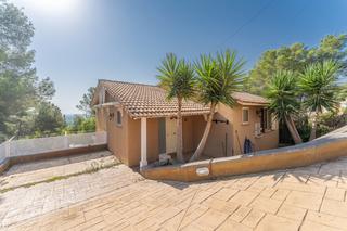 Maison à Riudecanyes. Pareada  con 3 habitaciones, terraza y orientación sur