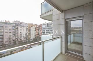 Miete Etagenwohnung  Barcelona - cl paris. Piso reformado de 4 habitaciones en carrer paris