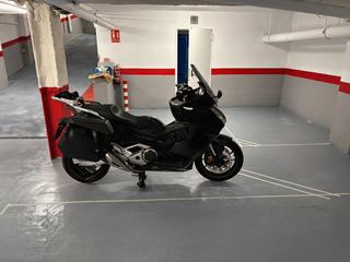 Autoparkplatz in Eixample. Plaza de moto en el centro de tarragona