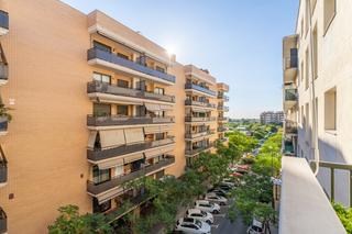 Appartement à Migjorn. Piso con garaje grande, trastero y balcón en mas iglesias   reus